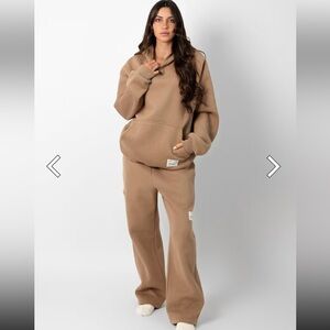 NWT Comfrt Unisex Straight Leg Sweatpants in Teddy Brown Size XS